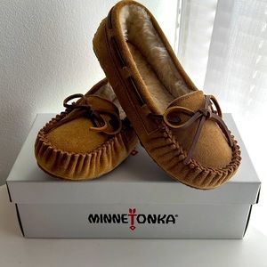 Minnetonka Slippers